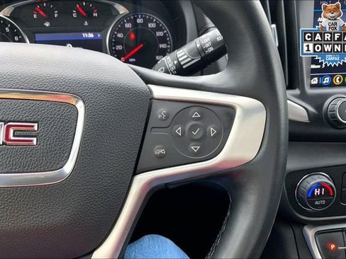 Used 2024 GMC Terrain SLT image 18