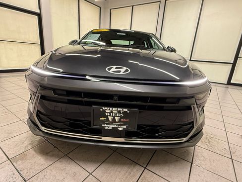 Used 2025 Hyundai Sonata Limited FWD image 11