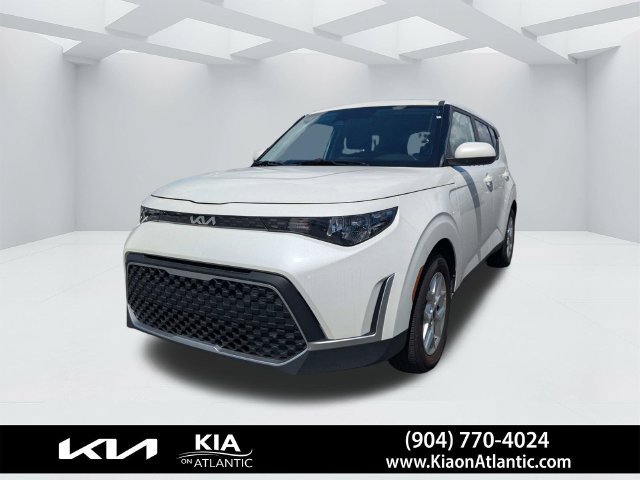 Used 2025 Kia Soul LX w/ LX Technology Package FWD image 7