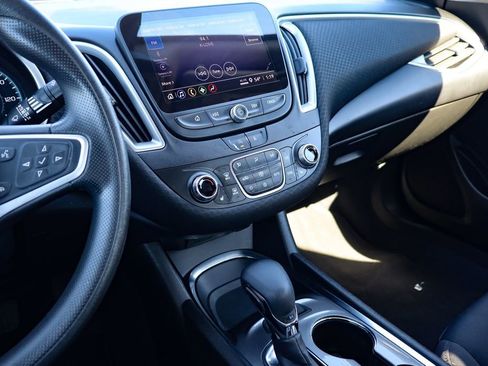 Used 2022 Chevrolet Malibu LT image 20