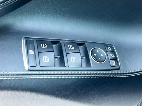 Used 2020 Tesla Model S Long Range Plus image 17