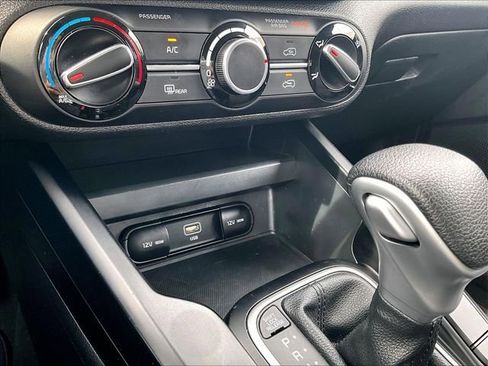 Used 2023 Kia Soul LX w/ LX Technology Package image 27