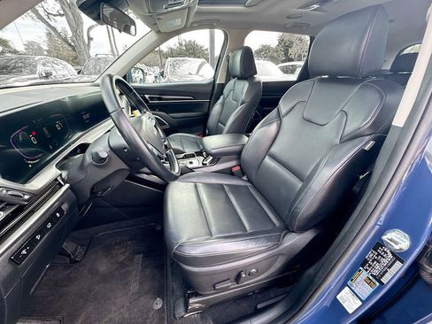Used 2025 Kia Telluride S image 23