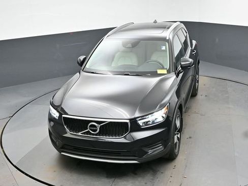 Used 2020 Volvo XC40 T5 Momentum w/ Protection Package Premier image 18