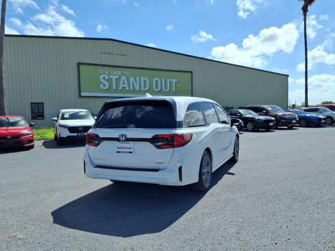 Used 2025 Honda Odyssey Touring image 8