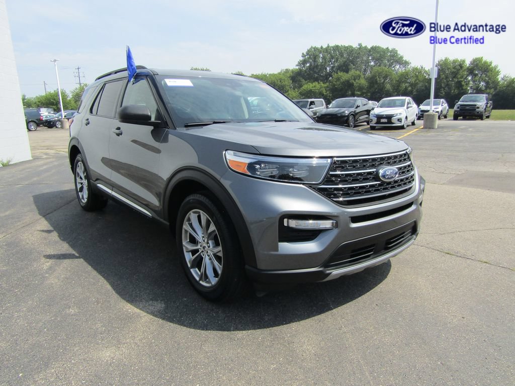 Used 2024 Ford Explorer XLT w/ Equipment Group 202A AWD/4WD image 11
