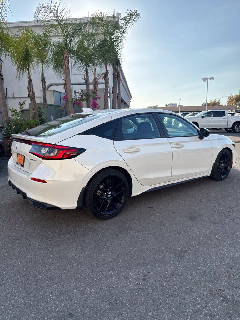 Used 2023 Honda Civic Sport image 8