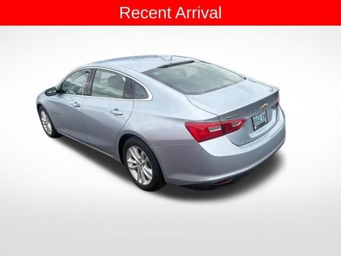 Used 2017 Chevrolet Malibu LT FWD image 8