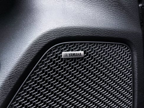 New 2025 Mitsubishi Outlander SE image 11