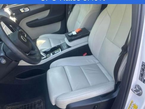 Used 2023 Volvo XC40 B5 Plus w/ Climate Package AWD/4WD image 4