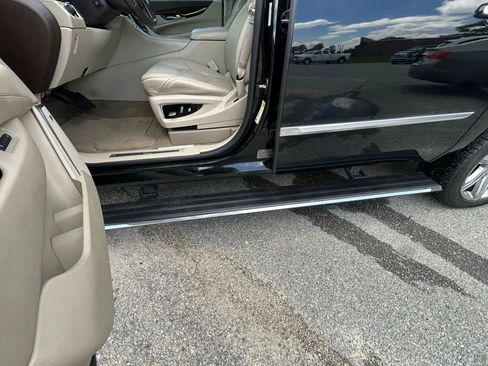 Used 2017 Cadillac Escalade ESV Premium Luxury image 11