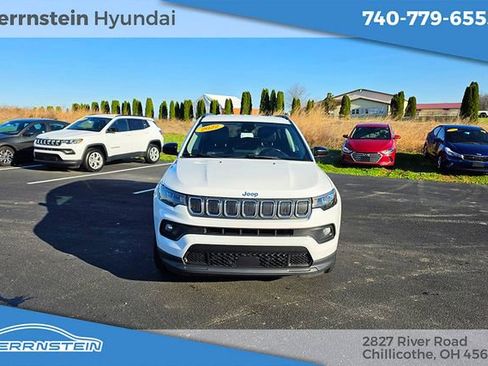 Used 2022 Jeep Compass Latitude image 2