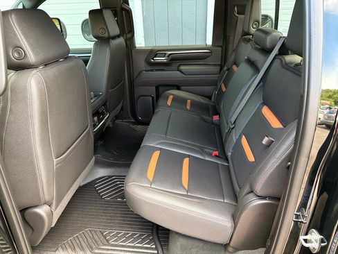 Used 2024 GMC Sierra 3500 AT4 w/ AT4 Premium Plus Package AWD/4WD image 11