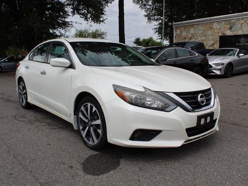 Used 2016 Nissan Altima 2.5 SR FWD image 9