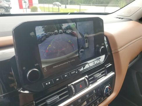 Used 2025 Nissan Pathfinder Platinum w/ Cargo Package FWD image 21