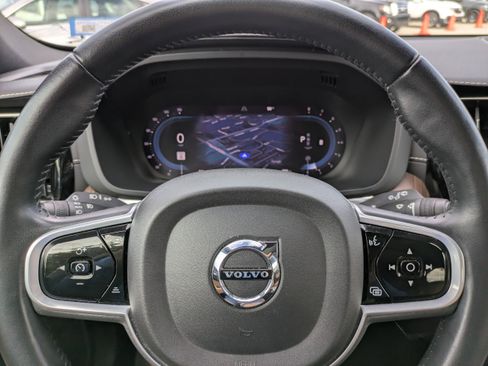 Used 2022 Volvo XC60 B6 Inscription w/ Protection Package Premier image 24
