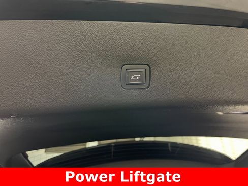 Certified 2018 Chevrolet Traverse LT image 43