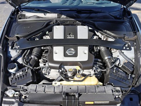 Used 2013 Nissan 370Z Touring RWD image 34