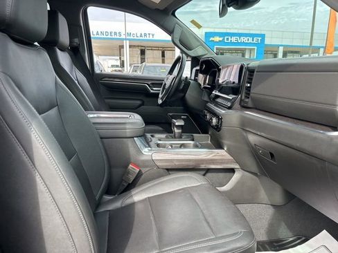 Used 2022 Chevrolet Silverado 1500 LTZ w/ LTZ Convenience Package II image 32
