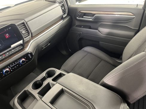 Used 2024 GMC Sierra 3500 SLE w/ SLE Value Package image 11