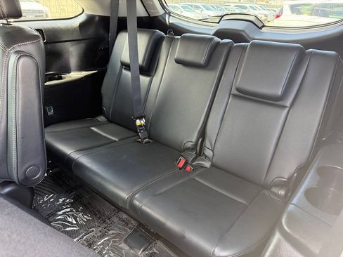 Used 2019 Toyota Highlander XLE AWD/4WD image 23