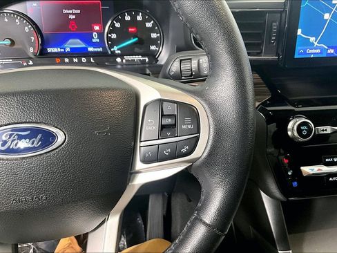 Used 2024 Ford Explorer Limited image 19