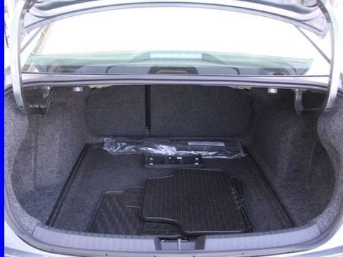 Used 2025 Volkswagen Jetta Sport image 9