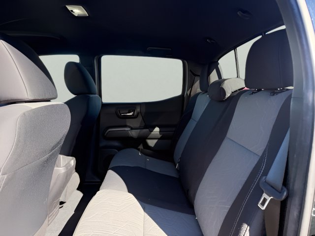 Used 2022 Toyota Tacoma TRD Off-Road AWD/4WD image 10