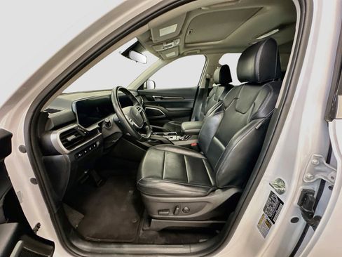 Used 2025 Kia Telluride S AWD/4WD image 13