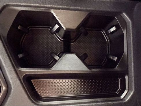 Used 2022 Volkswagen Tiguan SE R-Line image 15