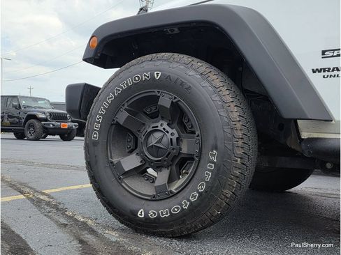 Used 2016 Jeep Wrangler Unlimited Sport w/ Connectivity Group AWD/4WD image 8