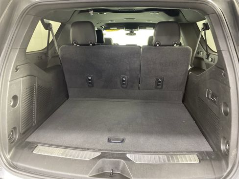 Used 2022 Chevrolet Suburban Premier image 35