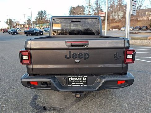 Used 2024 Jeep Gladiator Sport image 22