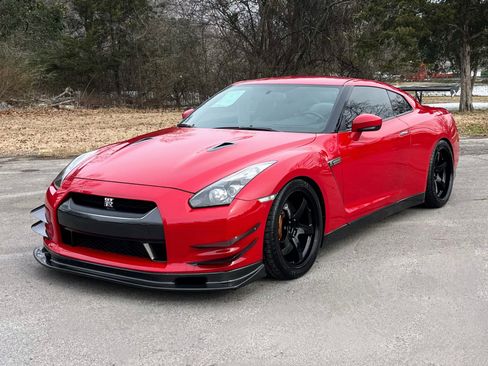 Used 2009 Nissan GT-R Premium image 2