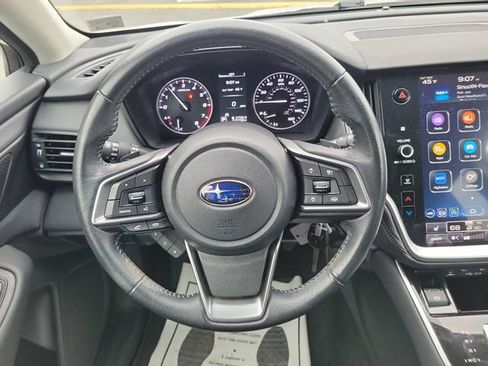 Used 2022 Subaru Outback Premium image 9