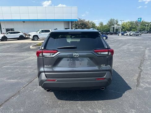 Used 2024 Toyota RAV4 XLE AWD/4WD image 7