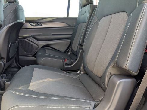 New 2025 Jeep Grand Cherokee L Laredo image 29