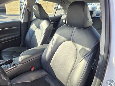 Used 2023 Toyota Camry XSE image 12