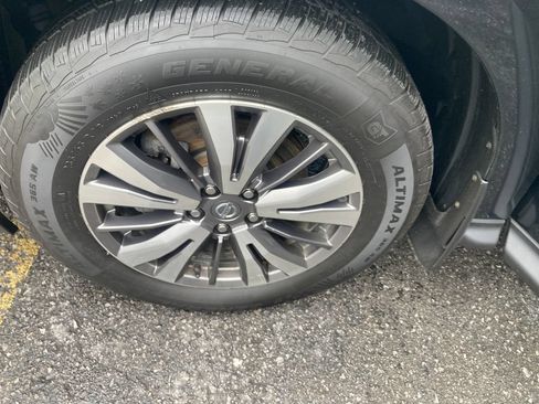 Used 2019 Nissan Pathfinder S AWD/4WD image 35