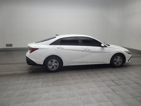 Used 2025 Hyundai Elantra SE FWD image 10
