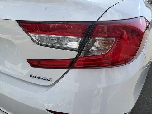 Used 2021 Honda Accord Hybrid image 32