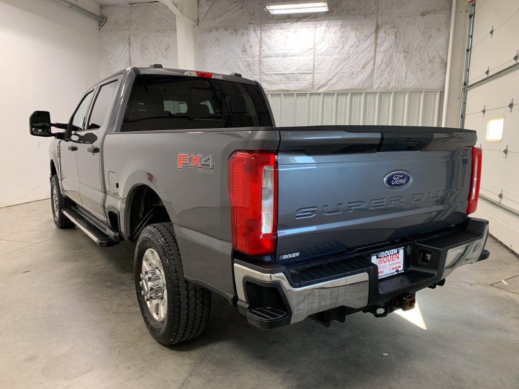 Used 2023 Ford F350 XLT w/ FX4 Off-Road Package AWD/4WD image 5