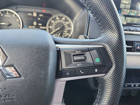 Used 2024 Mitsubishi Outlander SE image 22