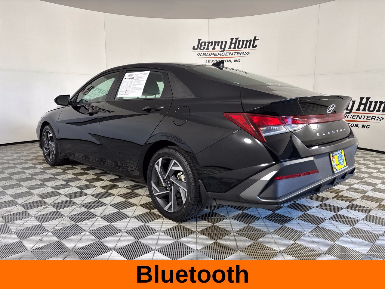 Used 2025 Hyundai Elantra Sport FWD image 9