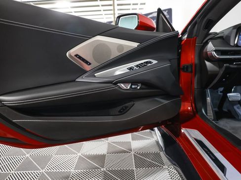 Used 2025 Chevrolet Corvette Z06 RWD image 30