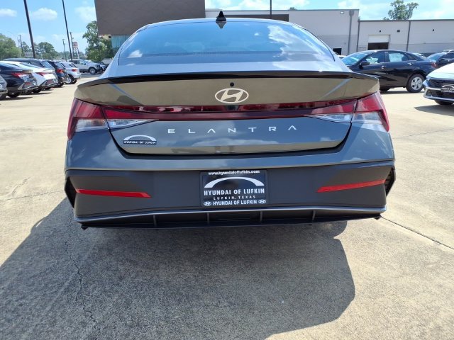 New 2026 Hyundai Elantra SEL Sport FWD image 3