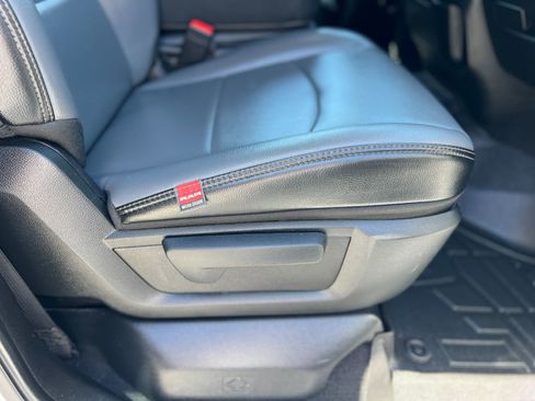 Used 2019 RAM 3500 Big Horn AWD/4WD image 23