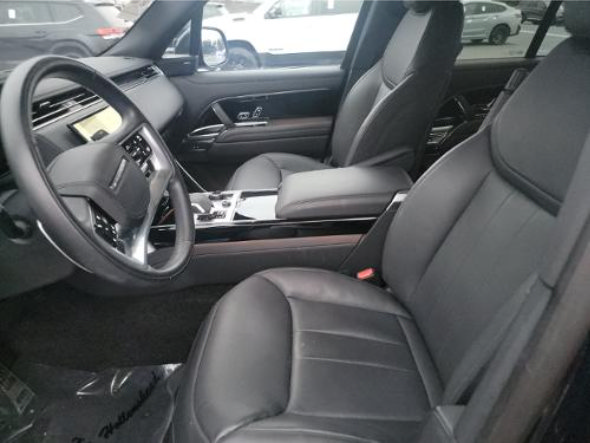 Used 2023 Land Rover Range Rover SE AWD/4WD image 4