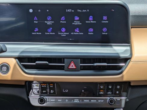Certified 2024 Kia Seltos SX w/ SX Sunroof Package AWD/4WD image 16