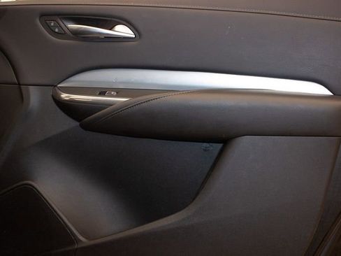 Used 2023 Cadillac XT4 Premium Luxury image 11